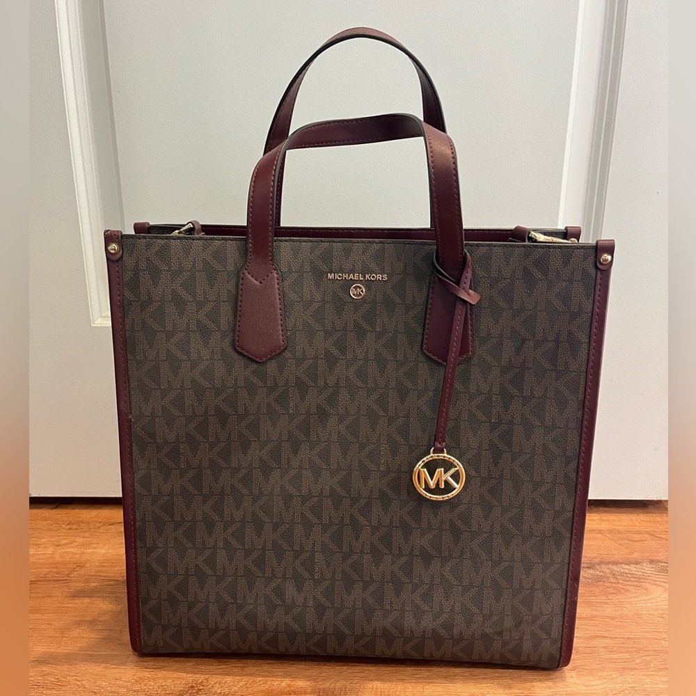 Michael Kors Purse - brand new, never used.